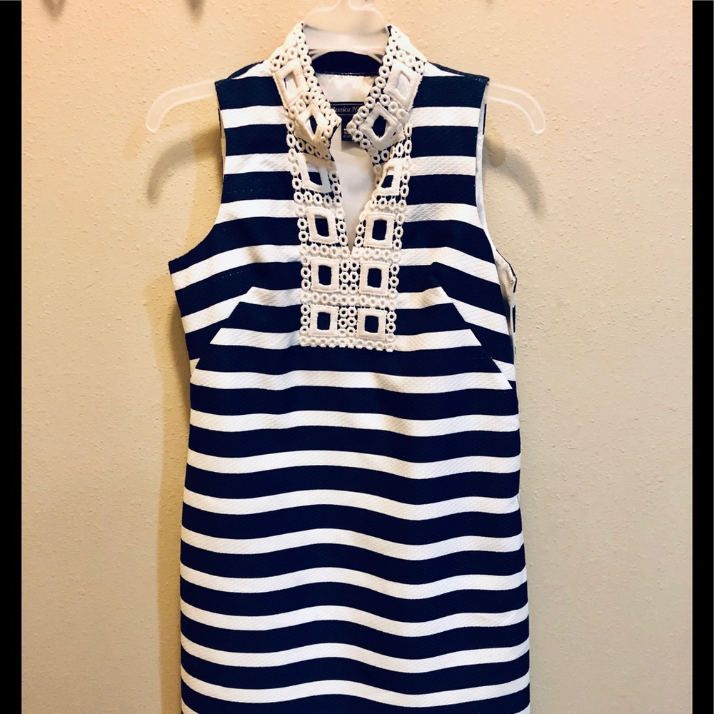 Like new beautiful navy and white shift dress